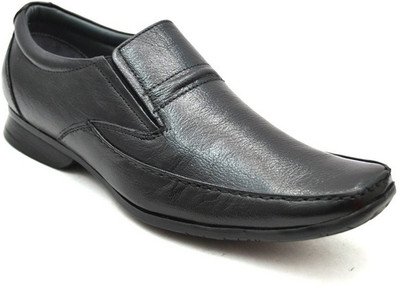 37% OFF on Lippy Black Slip On Shoes 37% OFF on Lippy Black Slip On Shoes