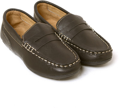 37% OFF on Superfet Slip On Loafers