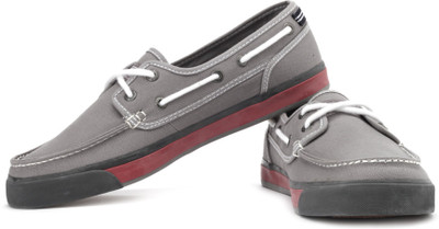 Nautica Canvas Cap Toe mens casual shoe