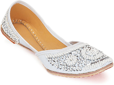 50% OFF on Paduki Ethnic Jutis 50% OFF on Paduki Ethnic Jutis