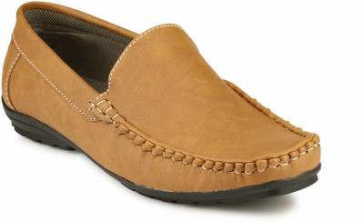 60% OFF on Mactree R610 Loafers