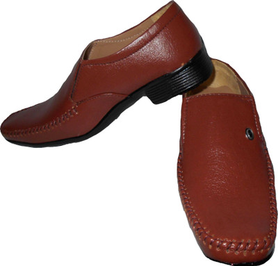 10% OFF on Aaron Fish Slip On Shoes