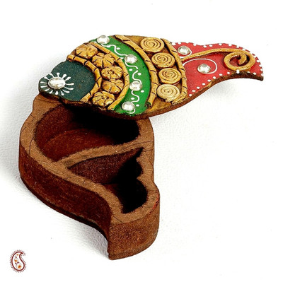 15% OFF on Aapno Rajasthan Shank Design Kumkum Chopra Made In Wood And Clay. Showpiece - 5.08 cm 15% OFF on Aapno Rajasthan Shank Design Kumkum Chopra Made In Wood And Clay. Showpiece - 5.08 cm