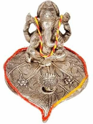 74% OFF on Shoppingatara Lord Ganesha Pretty Pooja Idol in White Metal Showpiece - 10 cm 74% OFF on Shoppingatara Lord Ganesha Pretty Pooja Idol in White Metal Showpiece - 10 cm