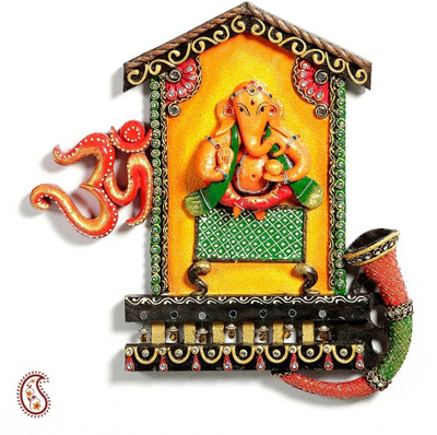 25% OFF on Aapno Rajasthan Kalash Wall Clock In Rajastani Clay And Craft Showpiece - 22.86 cm