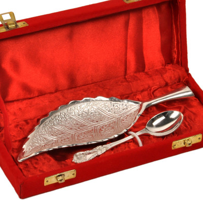 30% OFF on Jaipur Raga Brass Decorative Platter Silver 30% OFF on Jaipur Raga Brass Decorative Platter Silver