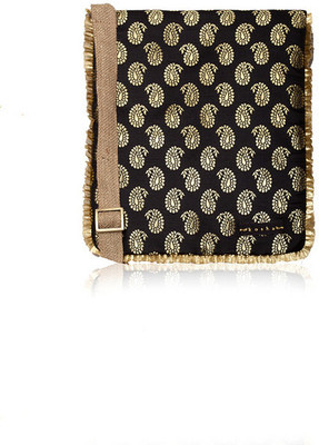 40% OFF on Kosha Women Casual Black Jute, Silk Sling Bag 40% OFF on Kosha Women Casual Black Jute, Silk Sling Bag