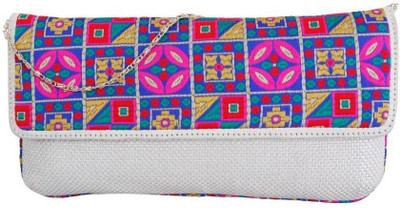 15% OFF on Craftstages Women Casual White Jute Sling Bag 15% OFF on Craftstages Women Casual White Jute Sling Bag