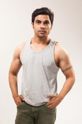 14% OFF on Unisopent Designs Solid Men's Round Neck T-Shirt