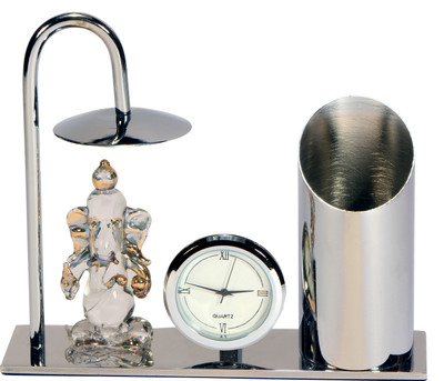 18% OFF on YNA Analog Silver Clock 18% OFF on YNA Analog Silver Clock