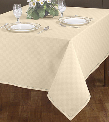 25% OFF on Airwill Self Design 4 Seater Table Cover