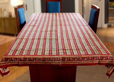 66% OFF on Coco Bee Floral 6 Seater Table Cover