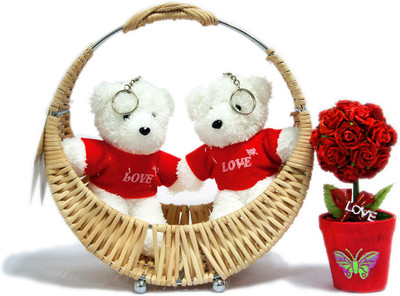 18% OFF on Giftonline GH-9 Valentine Gift Set
