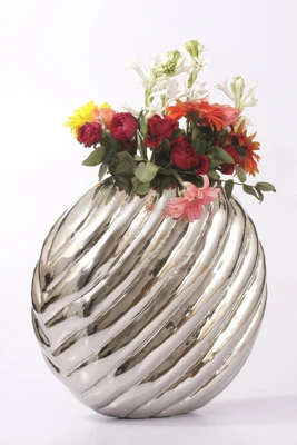 31% OFF on Goyal India Iron Vase 31% OFF on Goyal India Iron Vase