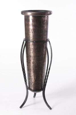 39% OFF on Goyal India Iron Vase 39% OFF on Goyal India Iron Vase